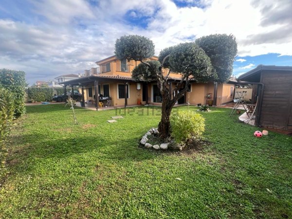 casa indipendente in vendita a Roma in zona Ponte di Nona