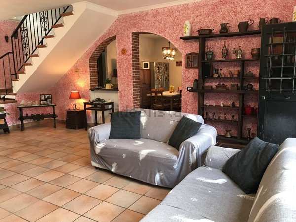 casa indipendente in vendita a Roma in zona Colle del Sole