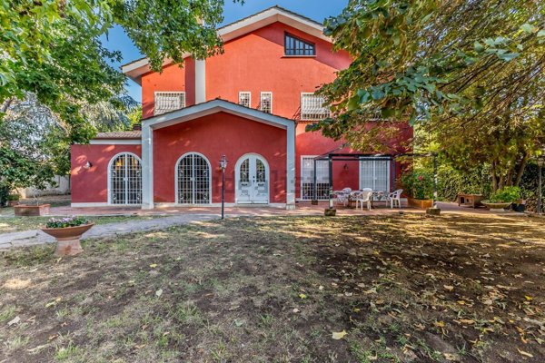 casa indipendente in vendita a Roma in zona Infernetto