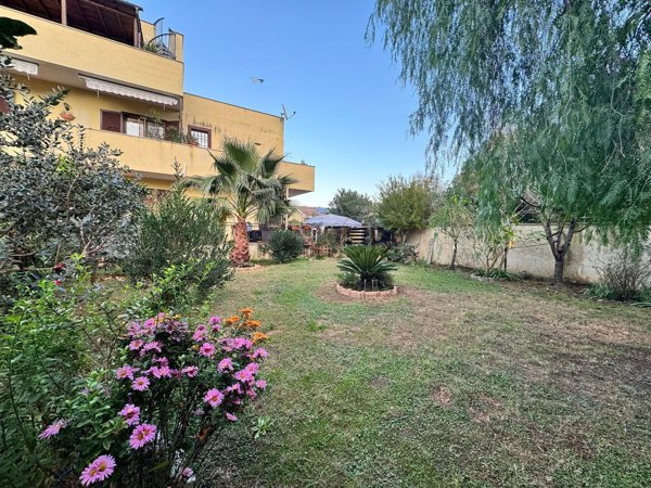 casa indipendente in vendita a Roma in zona Piana del Sole