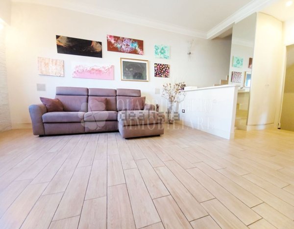 appartamento in vendita a Roma in zona Axa