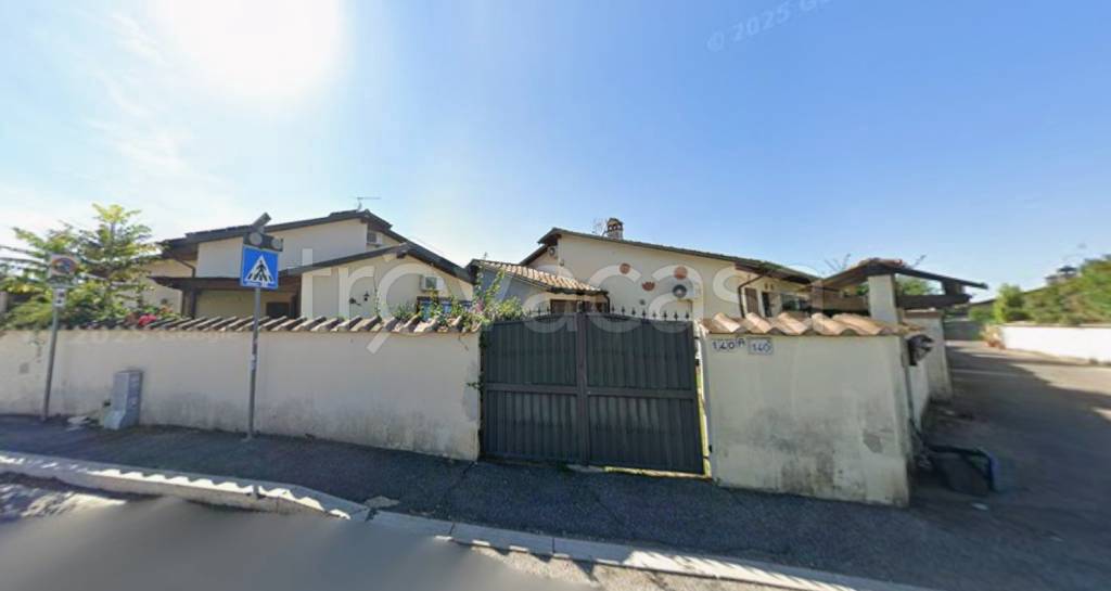 casa indipendente in vendita a Roma in zona Infernetto