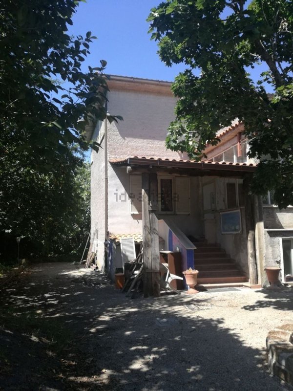 casa indipendente in vendita a Roma in zona Cesano