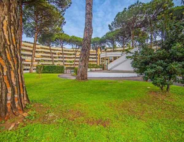 appartamento in vendita a Roma in zona Ardeatino
