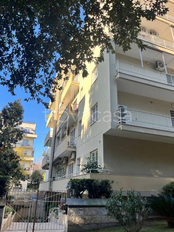 appartamento in vendita a Roma in zona EUR