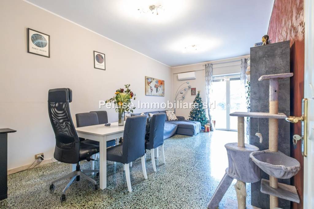 appartamento in vendita a Roma in zona Ostiense