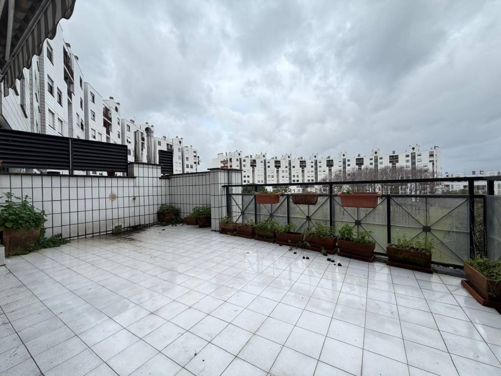 appartamento in vendita a Roma in zona Ardeatino