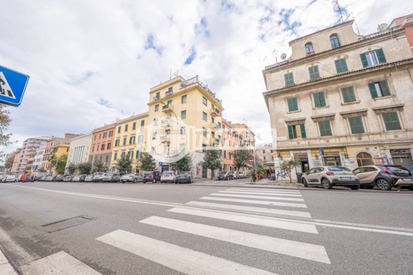 negozio in vendita a Roma in zona Prenestino-Labicano