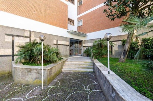 appartamento in vendita a Roma in zona Tor di Quinto