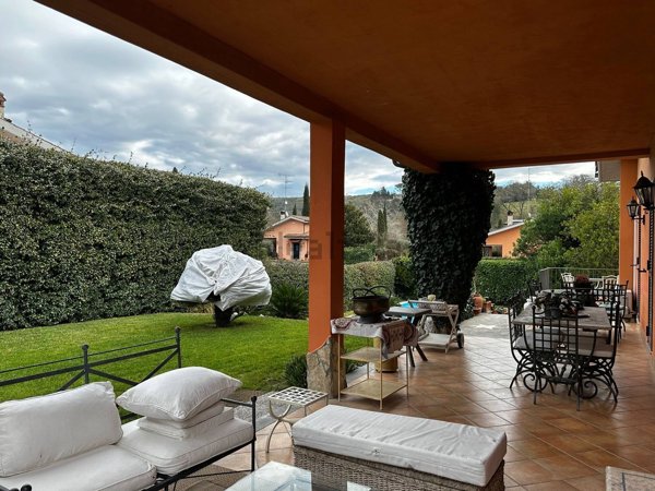 casa indipendente in vendita a Roma