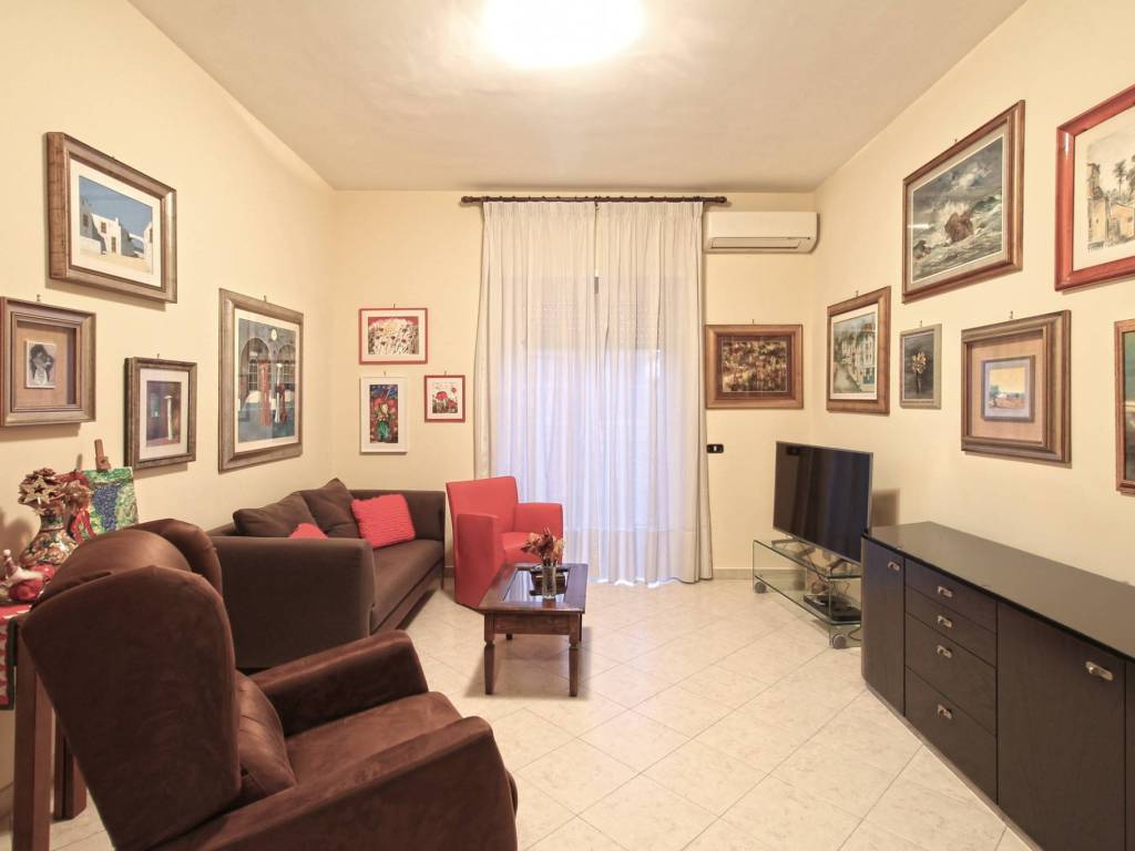 appartamento in vendita a Roma in zona Tuscolano