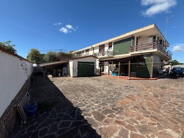 casa indipendente in vendita a Roma in zona Infernetto