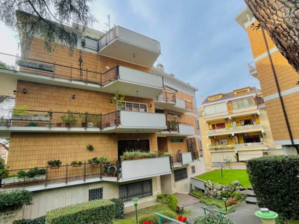 appartamento in vendita a Roma in zona Della Vittoria