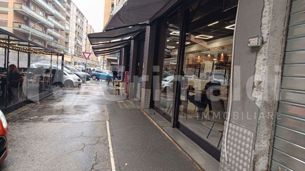 negozio in vendita a Roma in zona Collatino