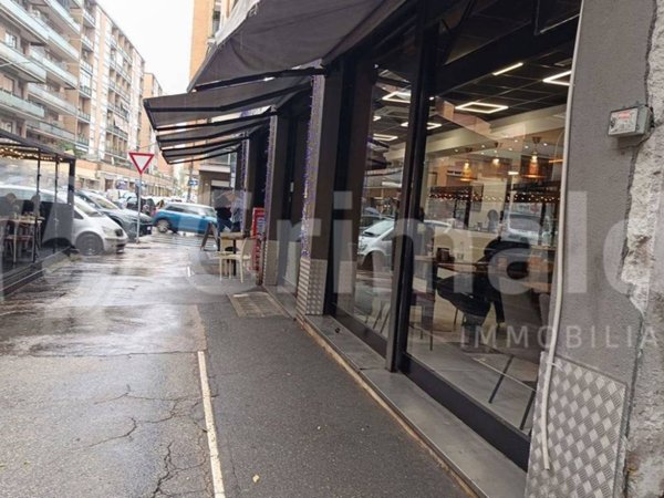 negozio in vendita a Roma in zona Collatino