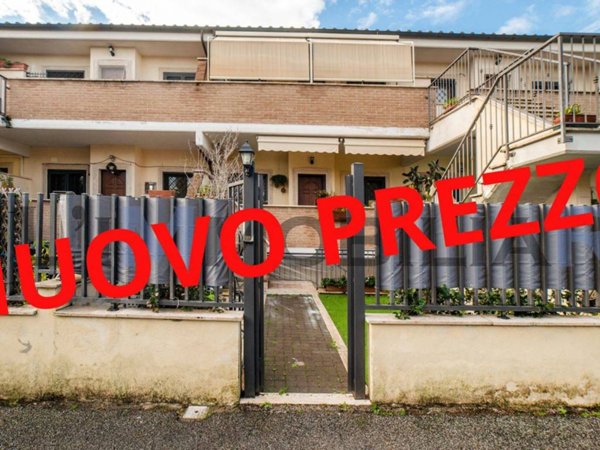 casa indipendente in vendita a Roma in zona Infernetto