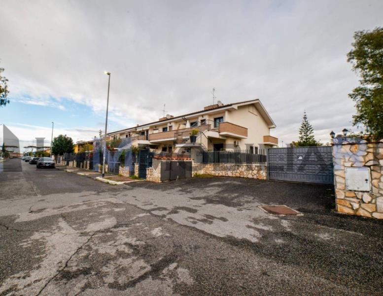 casa indipendente in vendita a Roma in zona Portuense