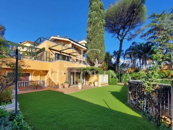 casa indipendente in vendita a Roma in zona Della Vittoria
