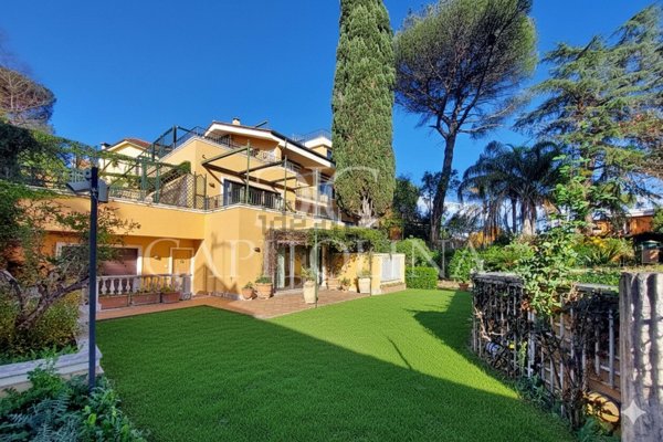 casa indipendente in vendita a Roma in zona Della Vittoria