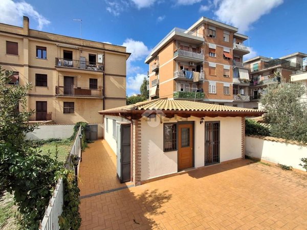 casa indipendente in vendita a Roma in zona Tor Bella Monaca