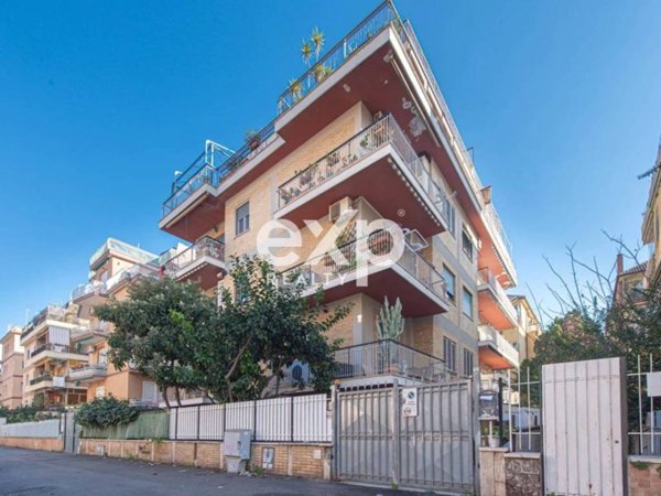 appartamento in vendita a Roma in zona Ostia