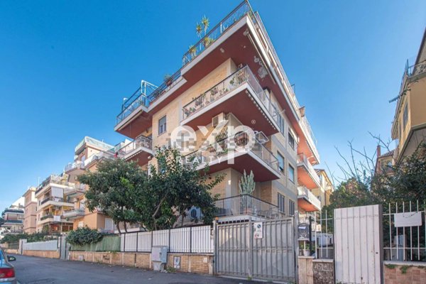appartamento in vendita a Roma in zona Ostia