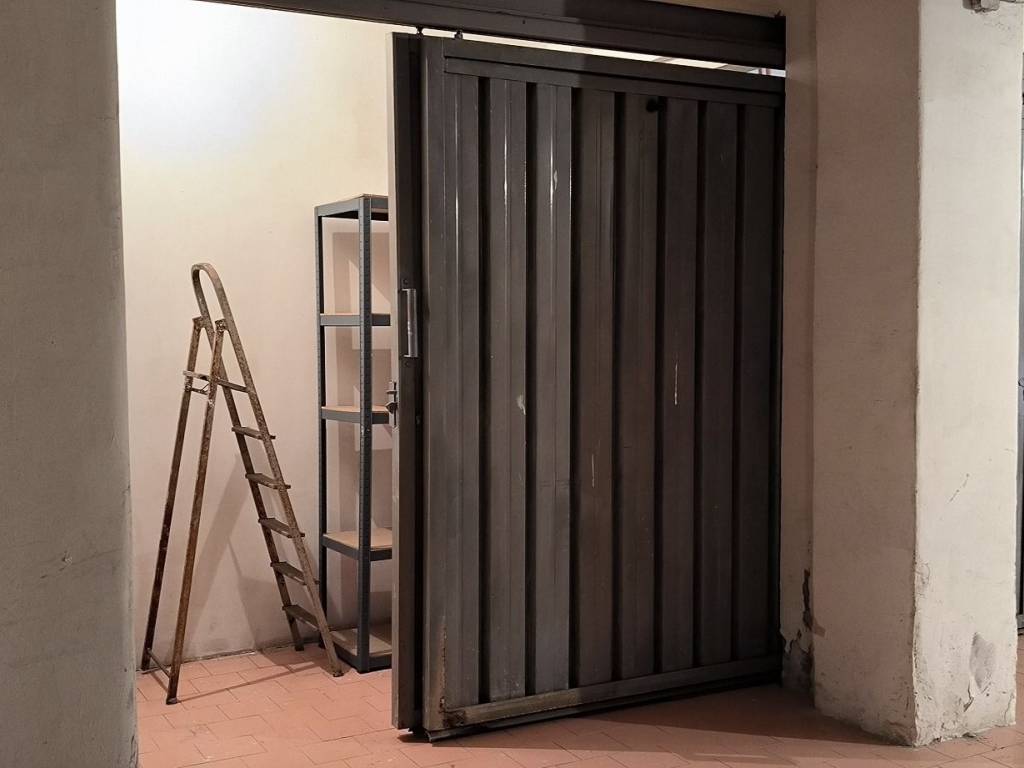 locale commerciale in vendita a Roma in zona Ostiense