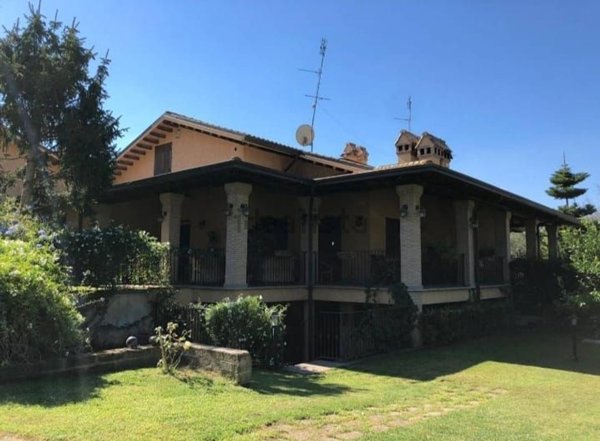casa indipendente in vendita a Roma in zona Castel di Guido