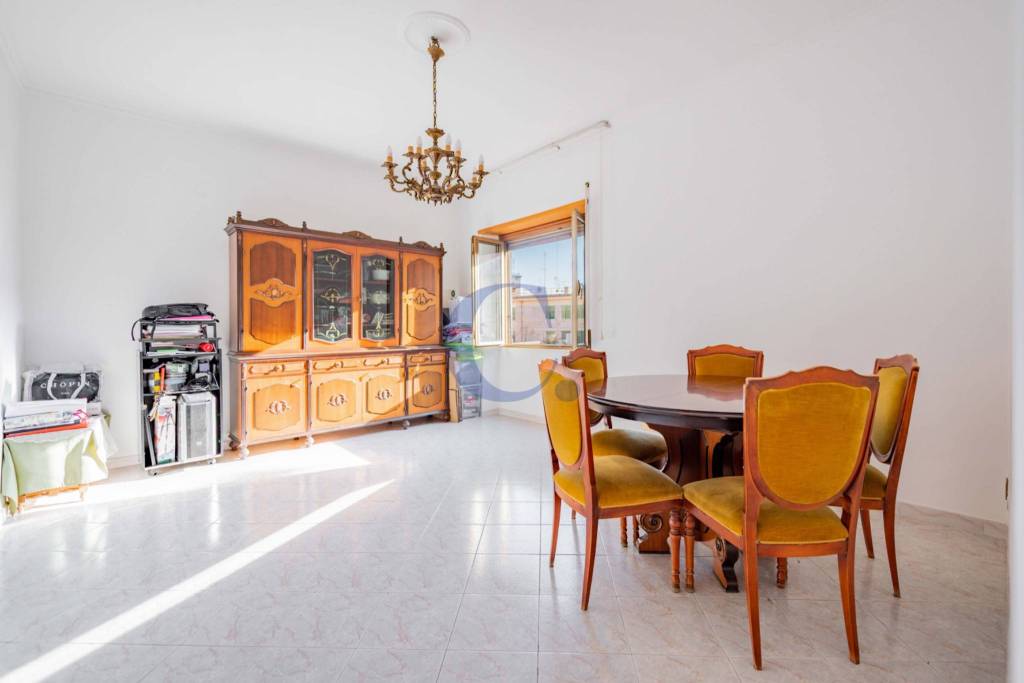 appartamento in vendita a Roma in zona Ostiense