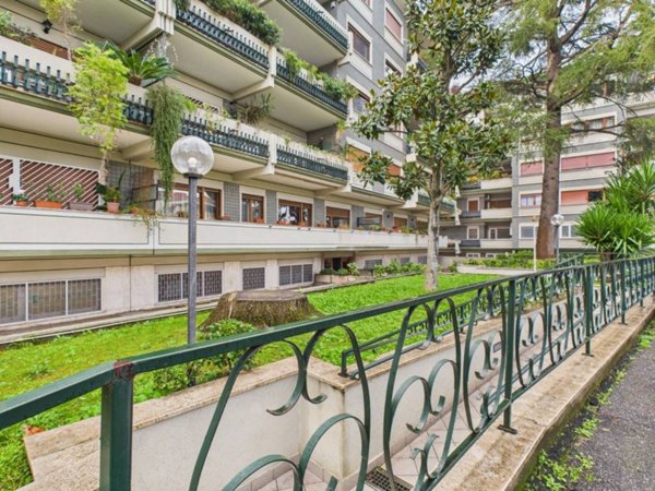 appartamento in vendita a Roma in zona Mostacciano