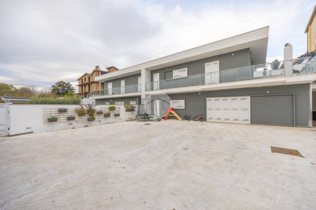 casa indipendente in vendita a Roma in zona Castelverde