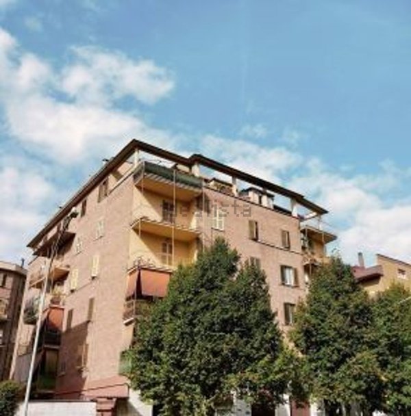 locale commerciale in vendita a Roma