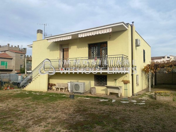 casa indipendente in vendita a Roma in zona Lunghezza