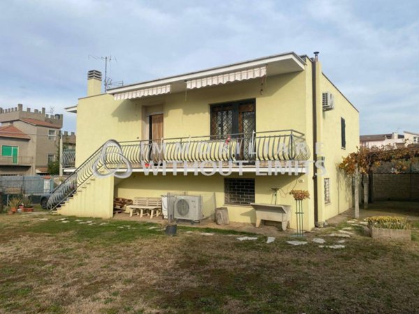 casa indipendente in vendita a Roma in zona Lunghezza
