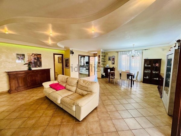 casa indipendente in vendita a Roma in zona Longarina