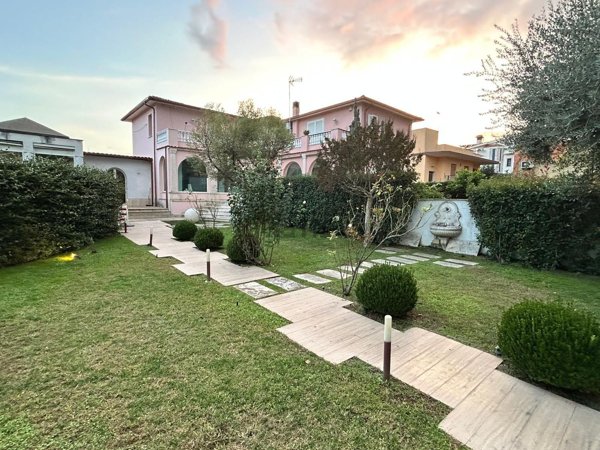 casa indipendente in vendita a Roma in zona Trigoria