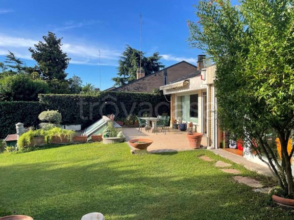 casa indipendente in vendita a Roma