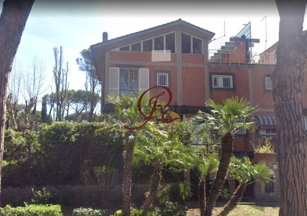 casa indipendente in vendita a Roma in zona Casal Palocco