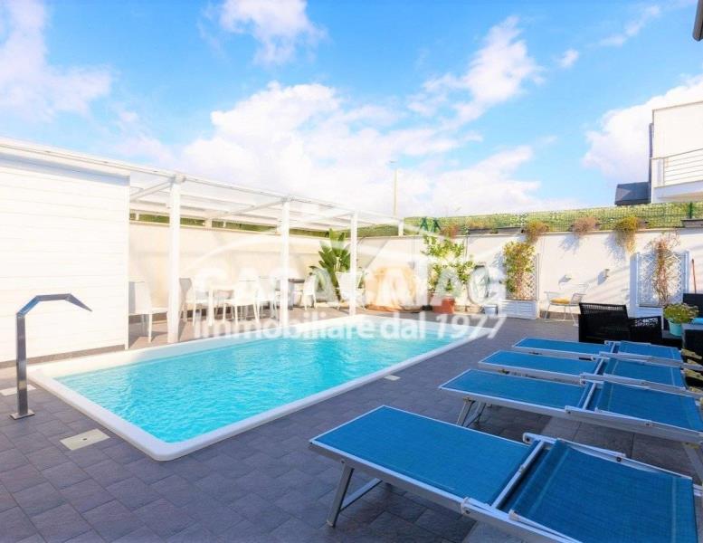 casa indipendente in vendita a Roma in zona Infernetto