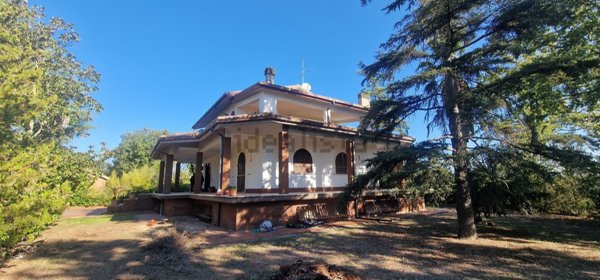 casa indipendente in vendita a Roma in zona Valle Santa