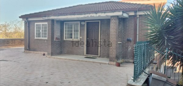 casa indipendente in vendita a Roma in zona Casalotti
