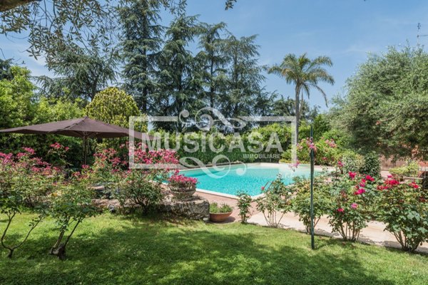 casa indipendente in vendita a Roma