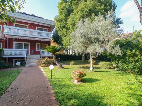 casa indipendente in vendita a Roma in zona Mostacciano