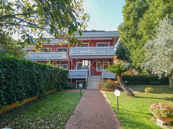 casa indipendente in vendita a Roma in zona Mostacciano