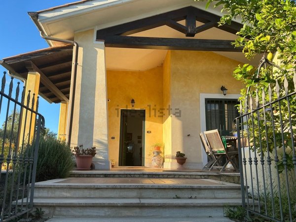 casa indipendente in vendita a Roma in zona Cesano