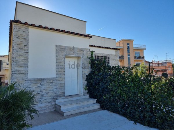 casa indipendente in vendita a Roma in zona Borghesiana