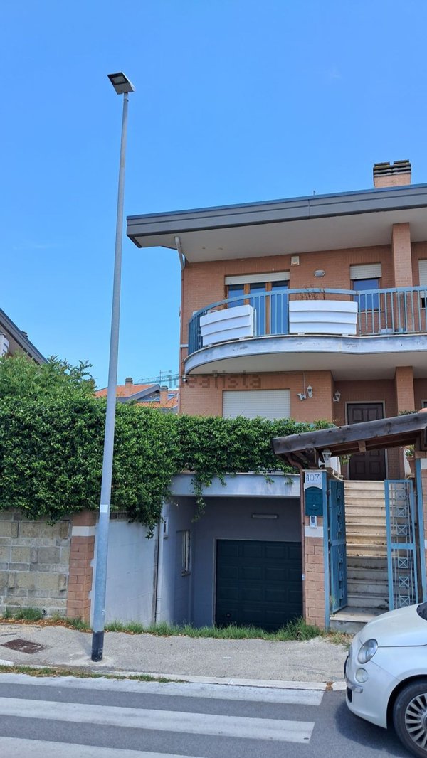 casa indipendente in vendita a Roma in zona Cesano
