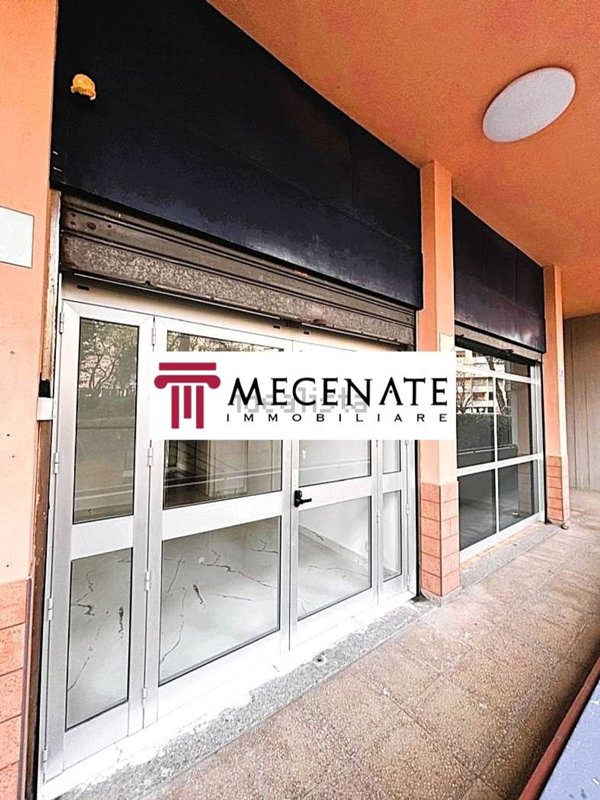 locale commerciale in vendita a Roma in zona Ardeatino