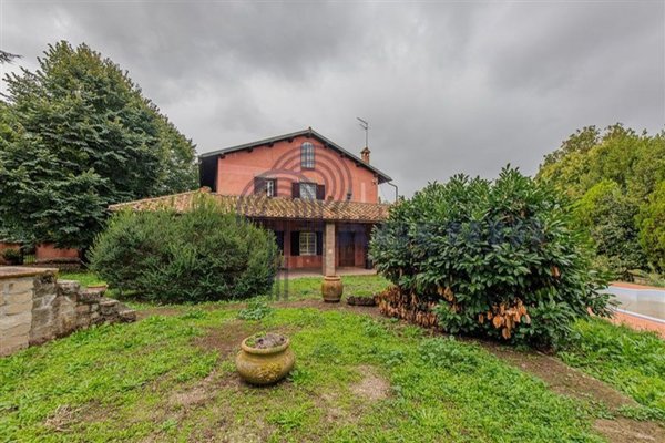 casa indipendente in vendita a Roma in zona Mostacciano