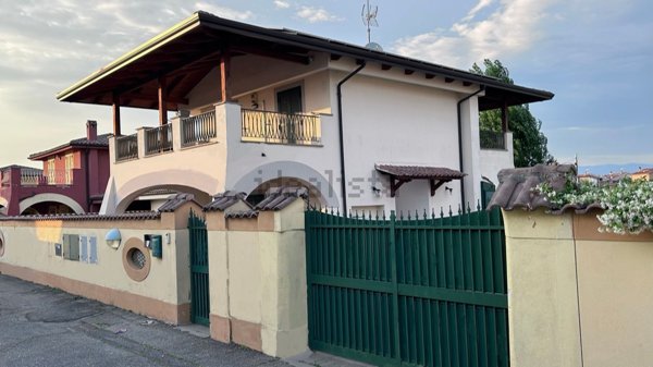 casa indipendente in vendita a Roma in zona Ponte di Nona